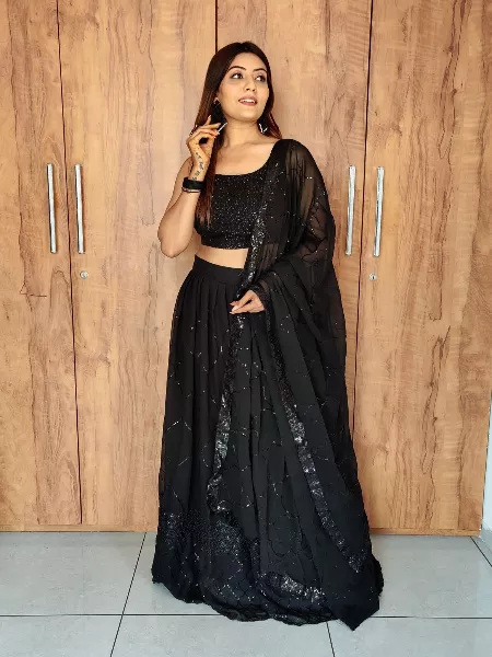 Nothing like a happy client! @naina.a.walia looks stunning in a Black booti  dupatta with a woven b… | Dress indian style, Indian fashion dresses, Party  wear dresses