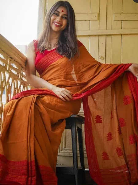 Mustard Soft Cotton Silk Handloom Weaving Silk Saree With Rich Contrast Pallu
