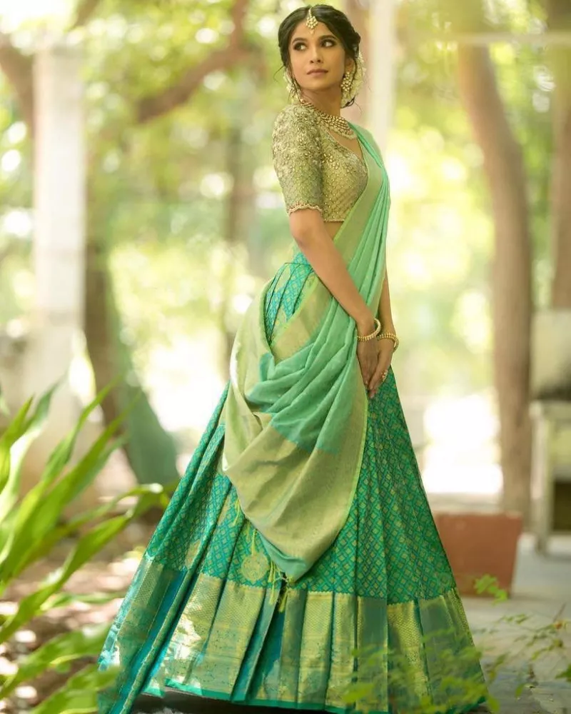 Bridal lehenga. South Indian bride. Engagement attire. Lehenga design.  Bridal jewelry. Indian bride | Lehenga designs, Fashion, Lehenga