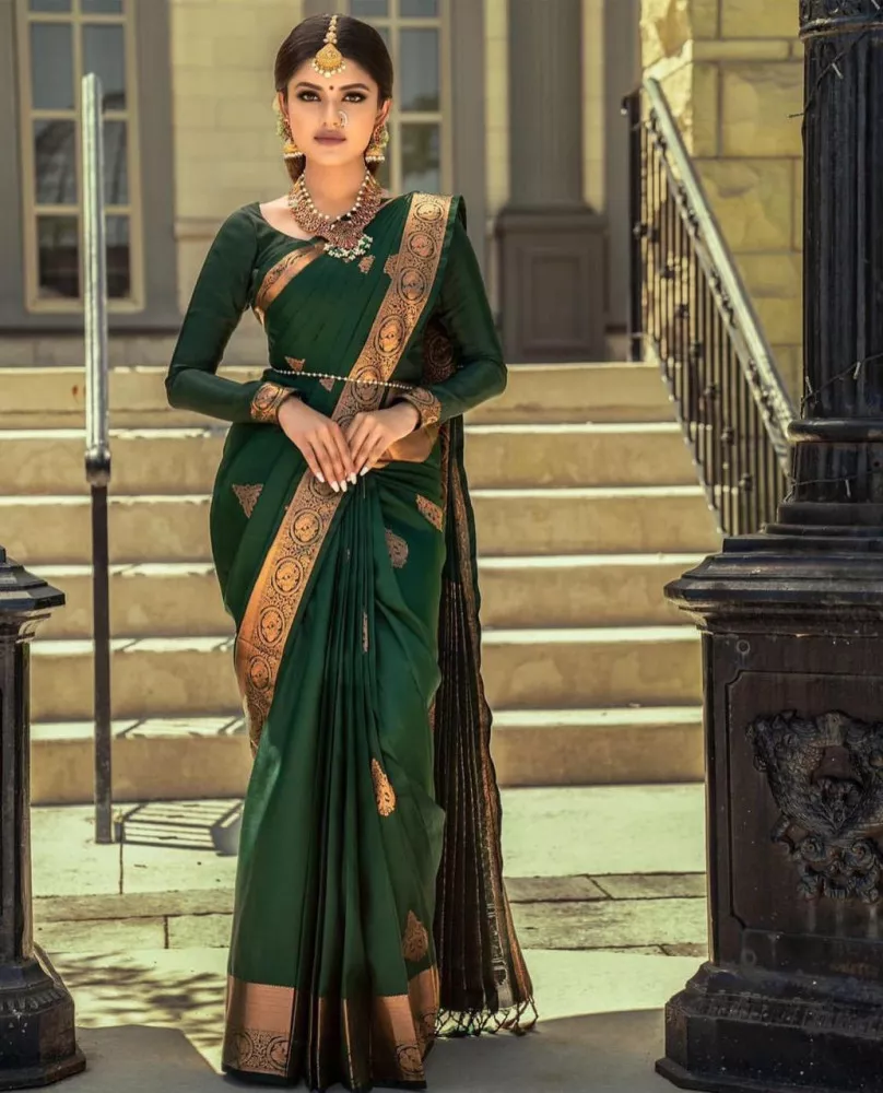 Soft Breathable Stylish Bridal Dark Green Saree at 3000.00 INR in Gorakhpur  | Vaishno Saree
