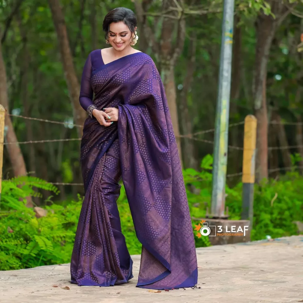 Jabong Sarees below 1000, 500, 80% Sale + ₹200 Cashback April 2020 | Saree,  Indian sari dress, Saree designs
