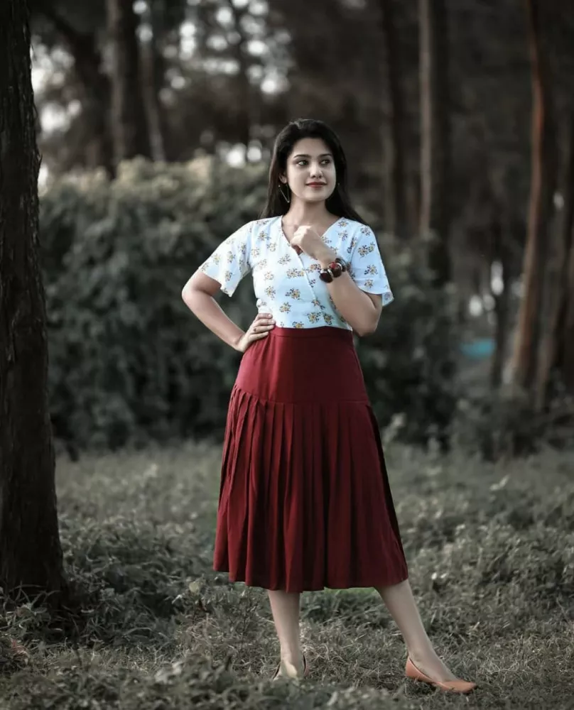 Maroon skirt clearance and white top