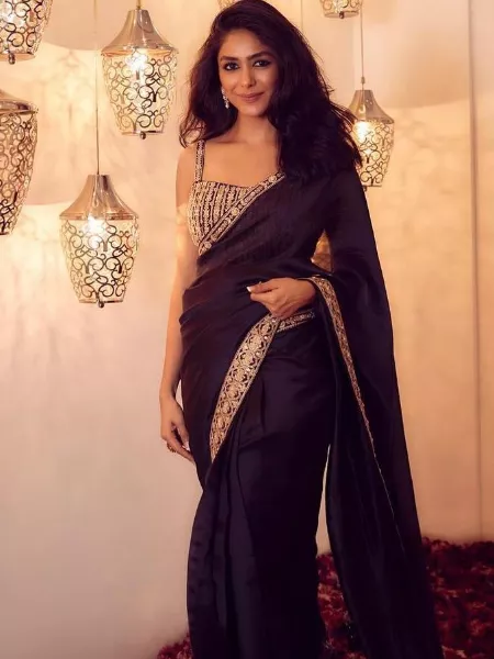 Mrunal Thakur Bollywood Saree in Wine Color Georgette With Embroidery Lace Border
