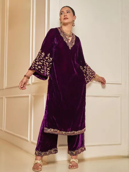 Gauhar Khan Pakistani Salwar Suit in Velvet With Embroidery Work Bollywood Pakistani Suit