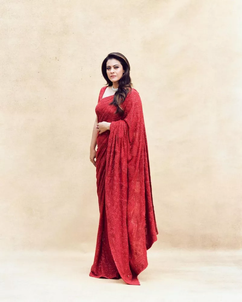 Designer Saree : Designer royal look embroidered red saree
