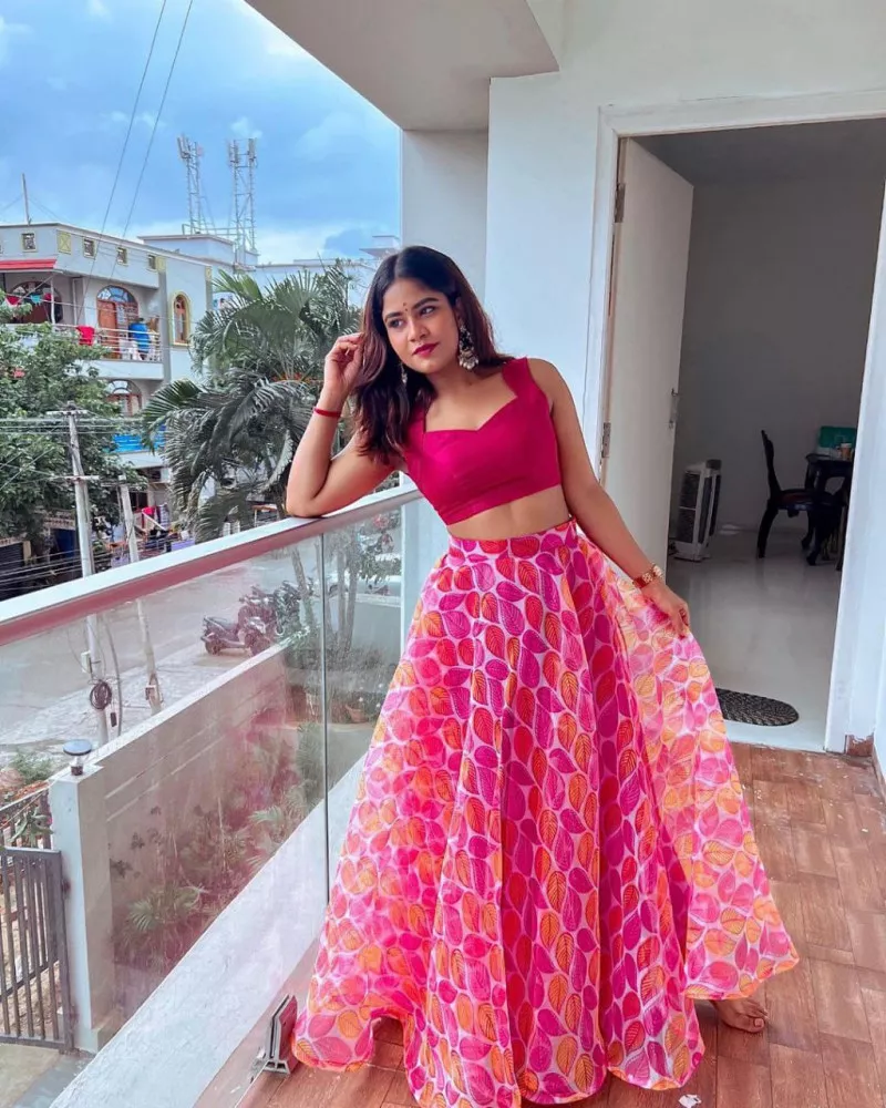 Bollywood Trendy Pink And White Floral Printed Crop Top Lehenga For Girl  And Women at best price in Surat