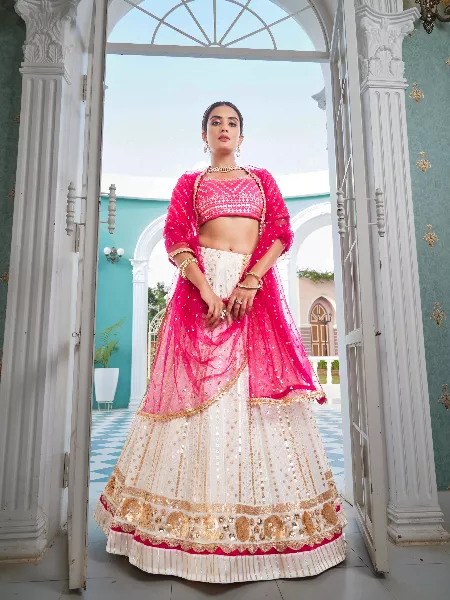 30+ Lehenga Colour Combinations for Brides that are Going to Rule The  Wedding Season | Lehenga color combinations, Bridal lehenga red, Bride