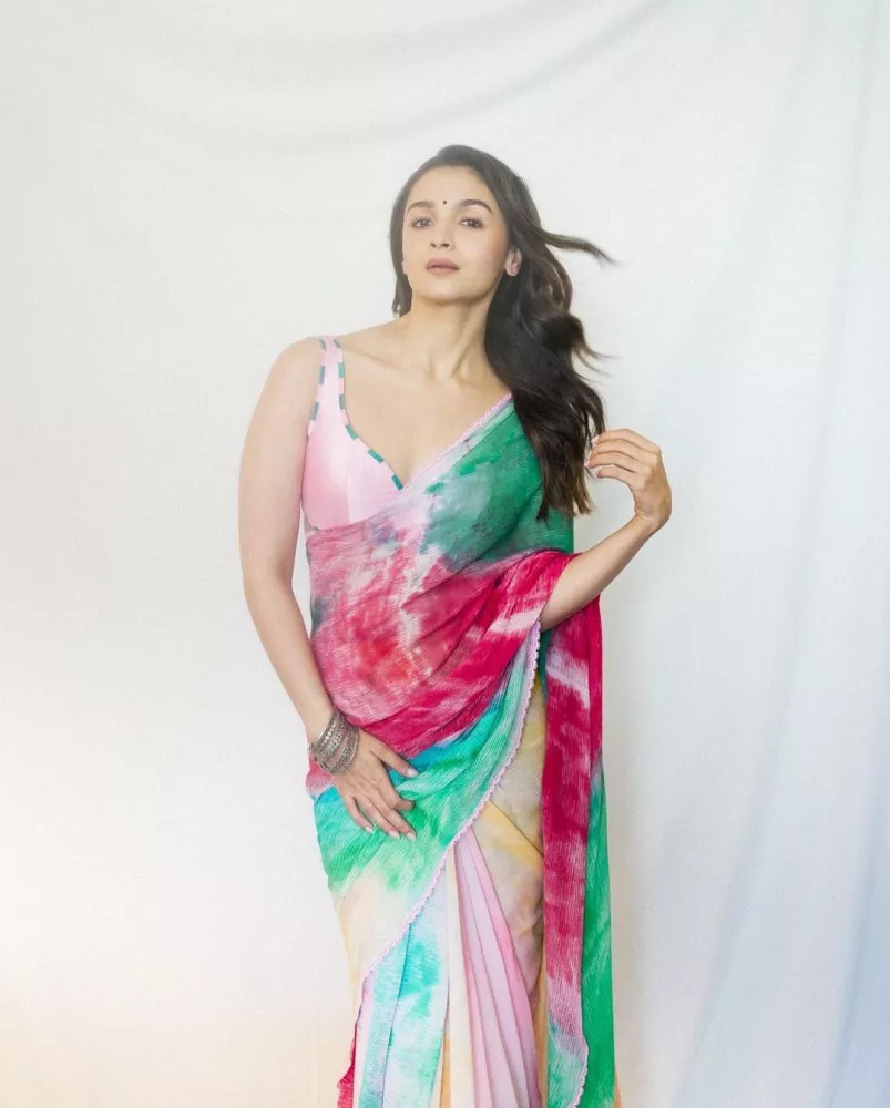 Alia Bhatt's Peachy Pink Handloom Chanderi Silk Saree with Cat Motifs –  madhurya.com