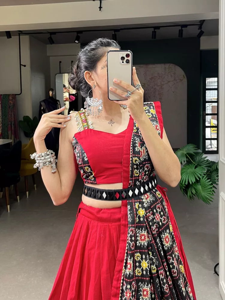 SabyaPrint Floral Organza Lehenga with Cape, Embroidery Choli & waist Belt.  Perfect for Mehendi & Sangeet Night 💃 Gorgeous… | Instagram