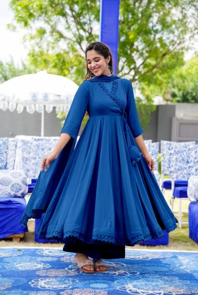 Entrancing Blue Color Party Wear Silk Ready Made Gown Dupatta at Rs 2099.00  | Gown Dresses, पार्टी गाउन्स - Skyblue Fashion, Surat | ID: 26138683691