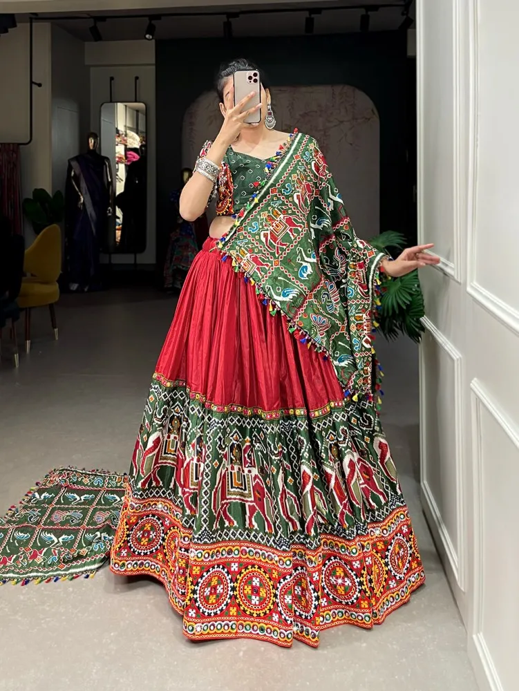 Bridal Lehenga Choli With Green Blouse and Red Dupatta Indian Wedding Wear  Lehenga Bollywood Lehenga - Etsy