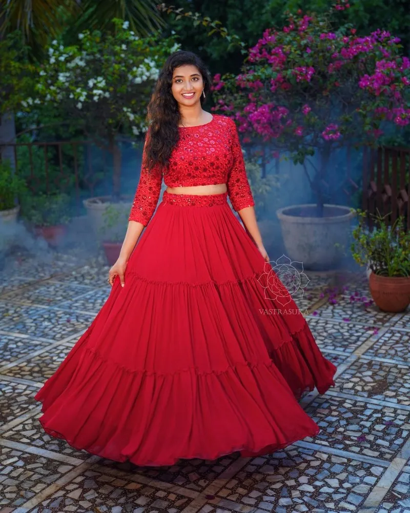 Wedding Events Sangeet Function Wear Embroidery Worked Ready made Lehenga  Choli | eBay