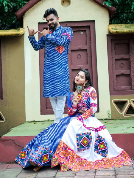 16926 Launching Navratri Special Combo For Men & Women Beautiful Lehenga  Choli & Mens's Kurta - Reewaz International | Wholesaler & Exporter of  indian ethnic wear catalogs.