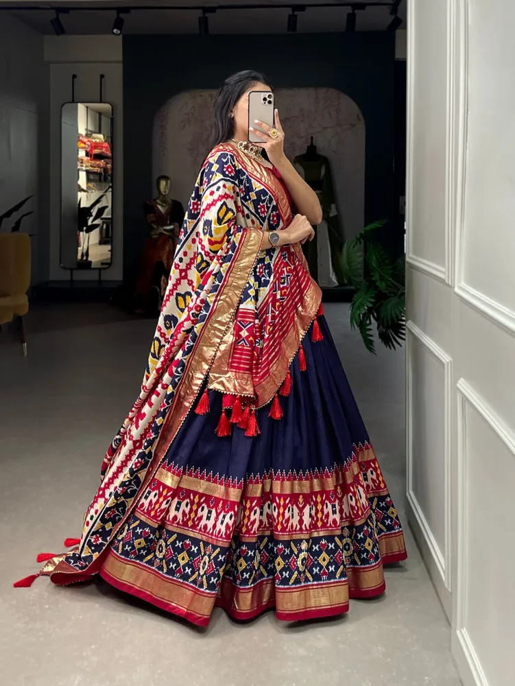 Buy Blue Lehenga Choli Sets for Women by Ghumar Online | Ajio.com