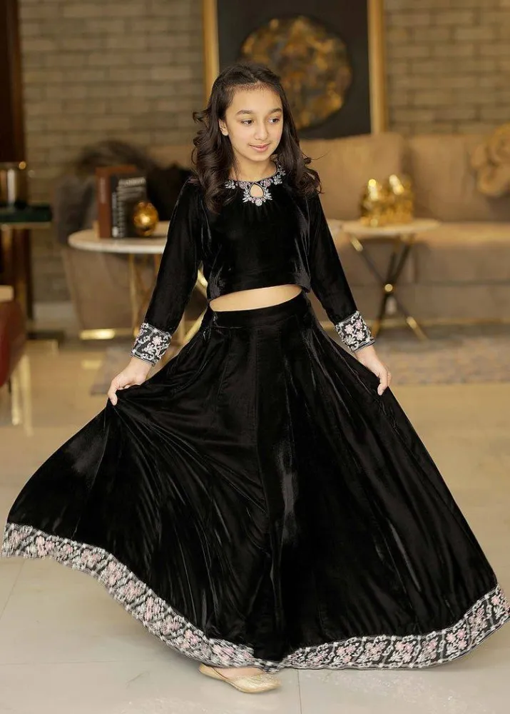 Clothes shop Girls Heavy Embroidered Wedding Wear Semi Stitched Lehenga  Choli (Suitable To 3-15 Years Girls)Free Size.