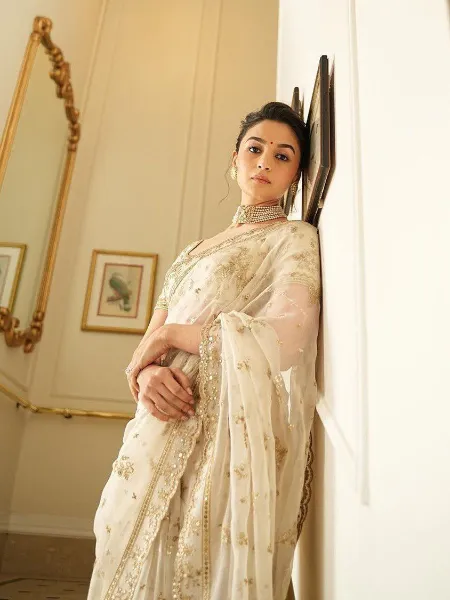 Alia Bhatt Saree in White Organza With Embroidery Sequence Work