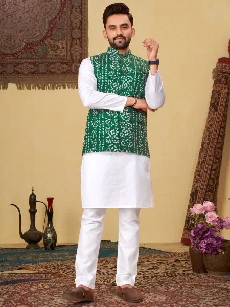 Green Men's Kurta Pajama Set With Jacket in Pure Cotton With Bandhani Print
