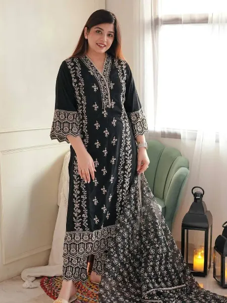 Black Color Salwar Kameez With Sequins Embroidery in Georgette With Dupatta