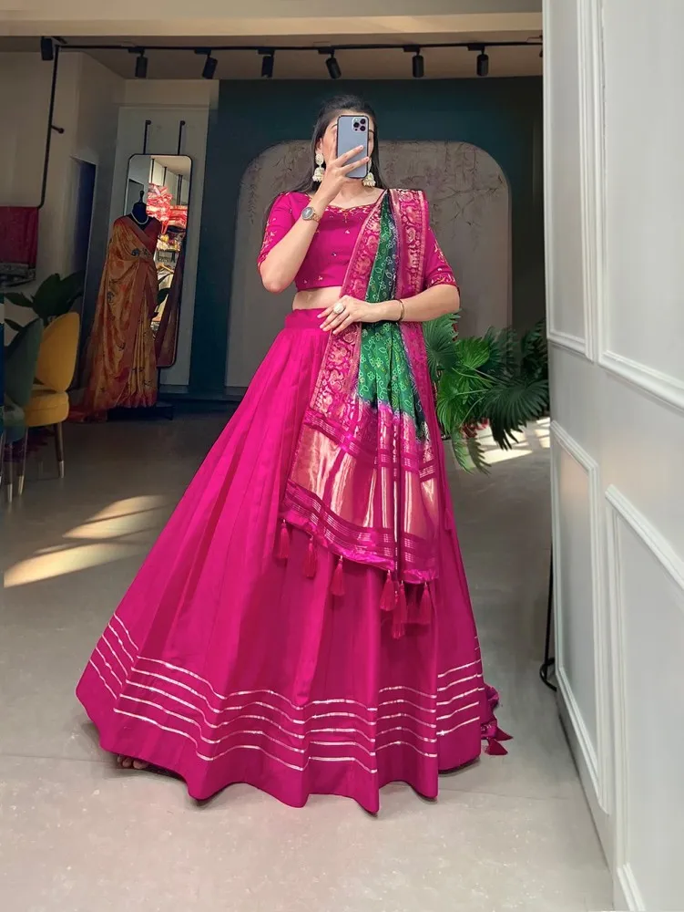 Pink Heavy Designer Work Wedding/PartyWear Special Lehenga Choli - Indian  Heavy Anarkali Lehenga Gowns Sharara Sarees Pakistani Dresses in  USA/UK/Canada/UAE - IndiaBoulevard