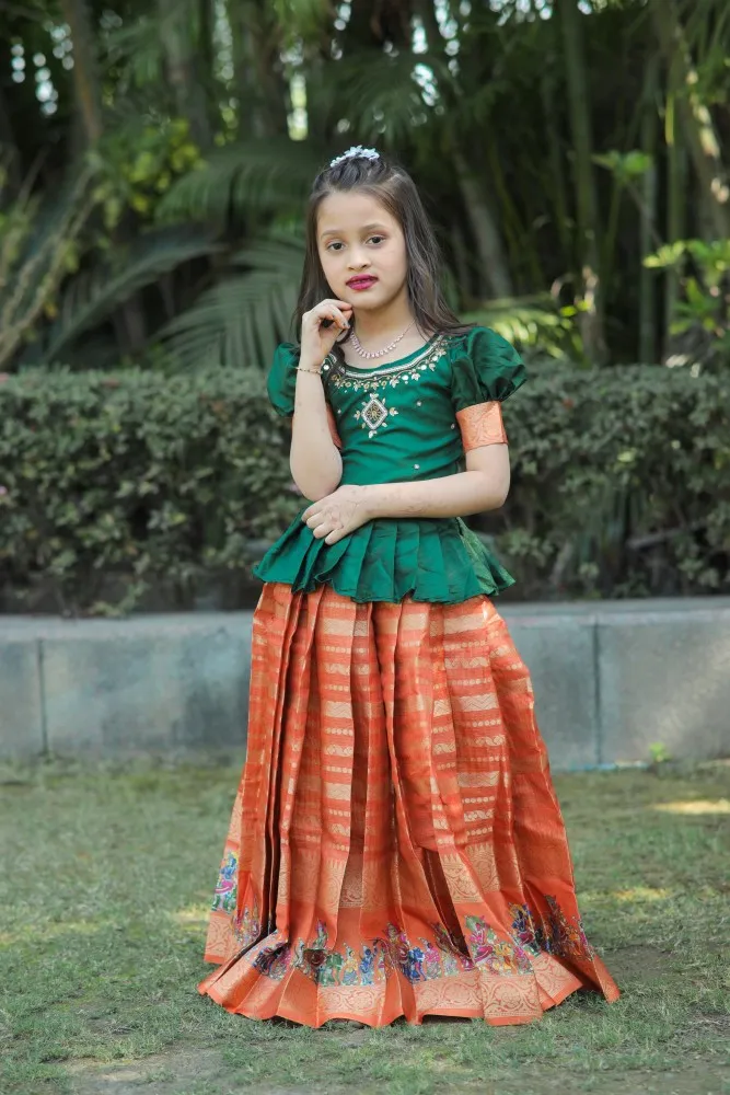 Silk Party Wear Kids Lehenga Choli at Rs 845/piece in Mumbai | ID:  23123021273
