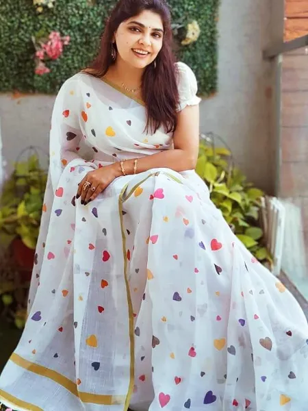 Saree for Holi in White Linen Fabric With Heart Digital Print Holi Saree