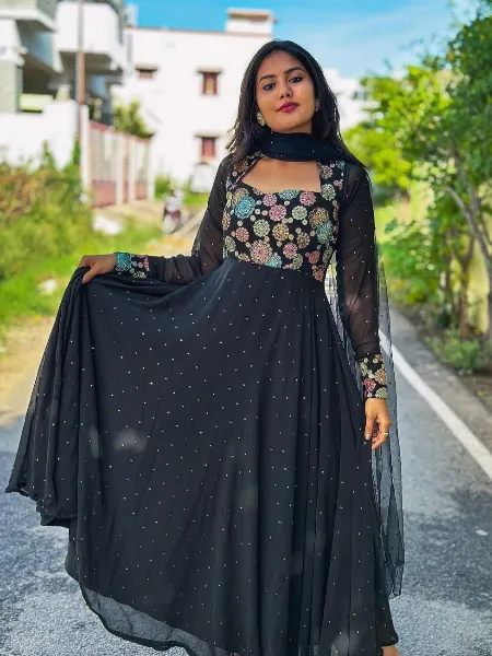 Black Color Party Wear Kurti in Georgette With Embroidery and Dupatta