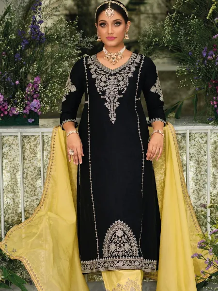 Black Pakistani Dress in Georgette With Embroidery and Dupatta Ramazan Suit