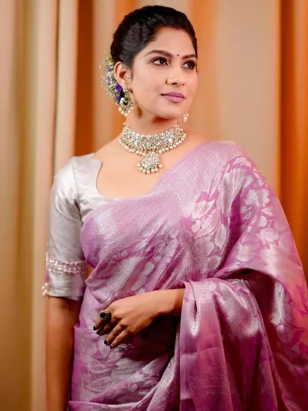 Pink Colour Banarasi Silk Saree With Silver Zari Weaving and Heavy